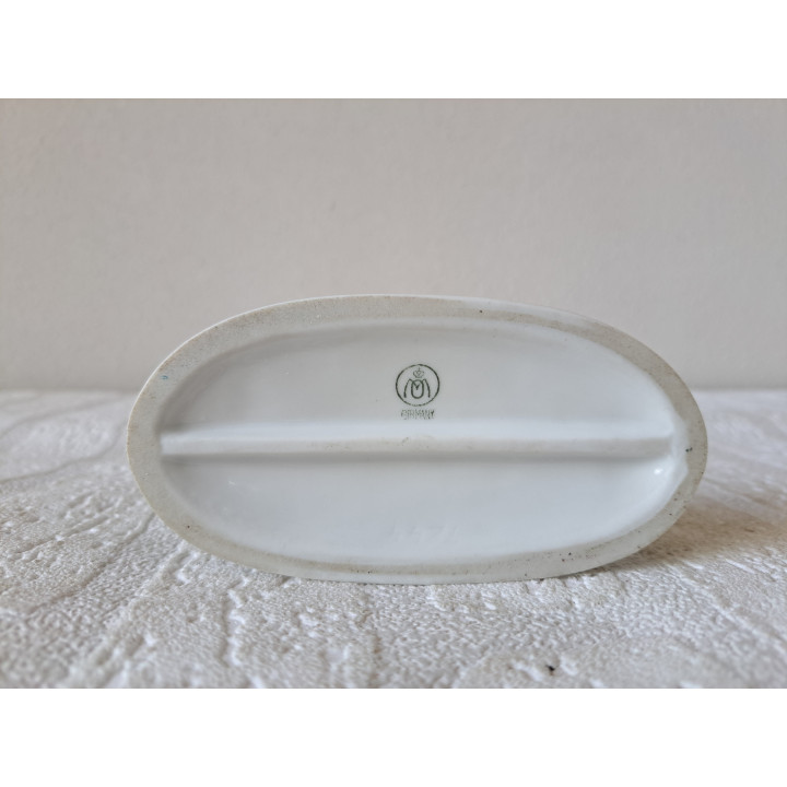 Jongen met accordeon Metzler & Ortloff porselein 12x6x15,5cm - beeldjes