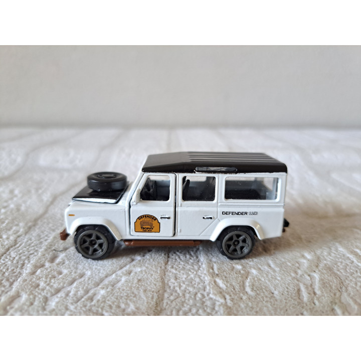 Land Rover Defender 110 1:60 Majorette Deluxe 266C - modelauto