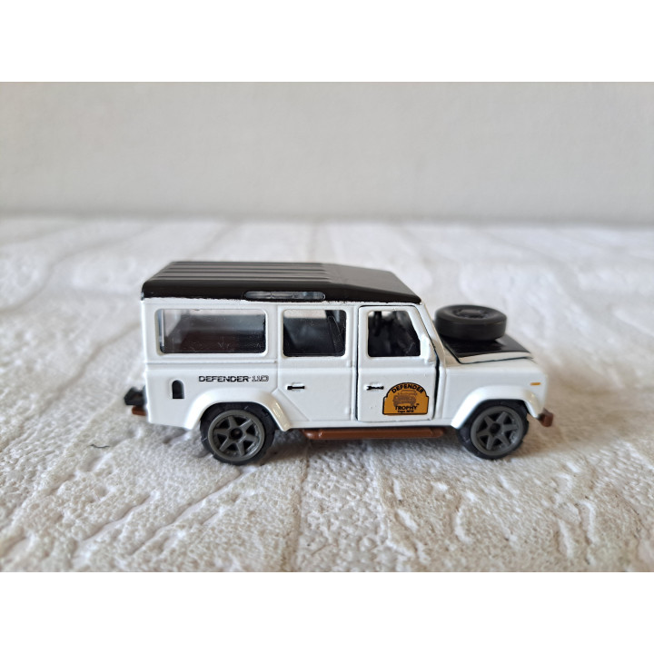 Land Rover Defender 110 1:60 Majorette Deluxe 266C - modelauto