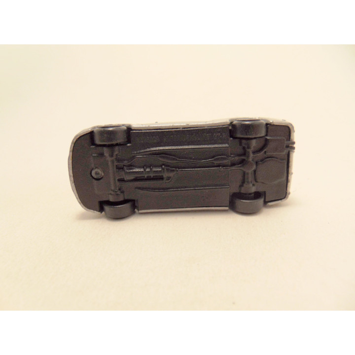 Nissan Skyline GT R 1:64 zilverkleurig