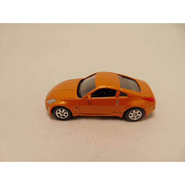Nisssan Fairlady Z 1:64 Welly 2246 goudbruin