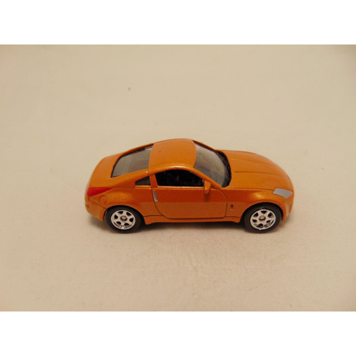 Nisssan Fairlady Z 1:64 Welly 2246 goudbruin