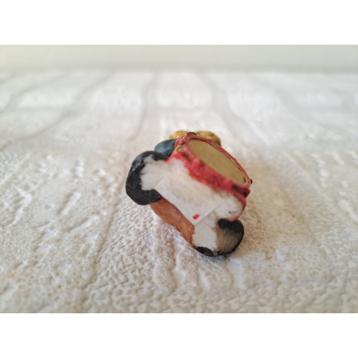 Poes-kat met drumstel en zonnebril, kunsthars 3x2.5x4.5cm - beeldjes