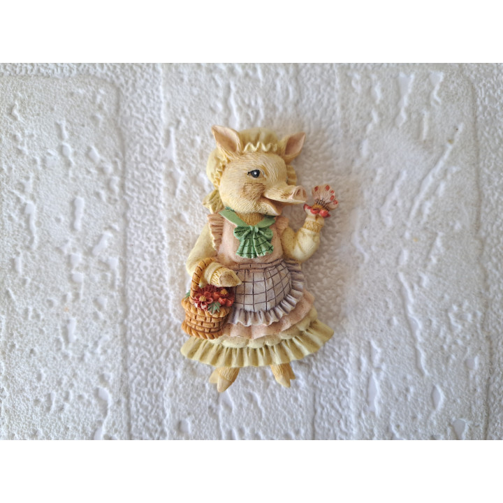 Varken met jurk keukenmagneet, kunsthars 4.5x1.5x7.5cm - keukenmagneten