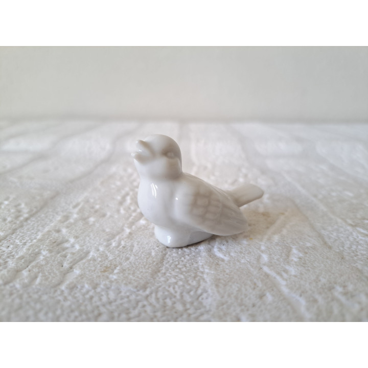 Wit porseleinen vogelbeeldje, 4.5x2.5x3.5cm - Verzamelobjecten