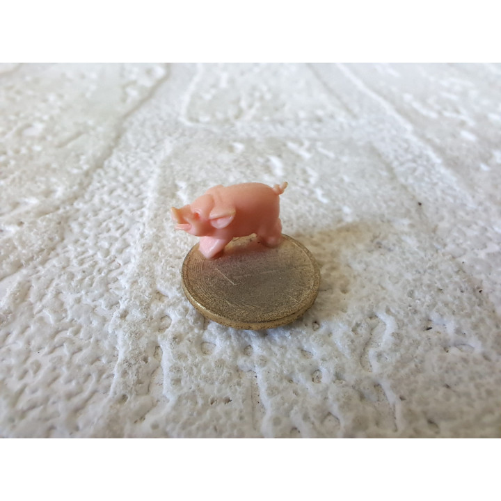 Varken van kunststof op een 1 Pfennig, D1.5xH1cm - dierfiguren