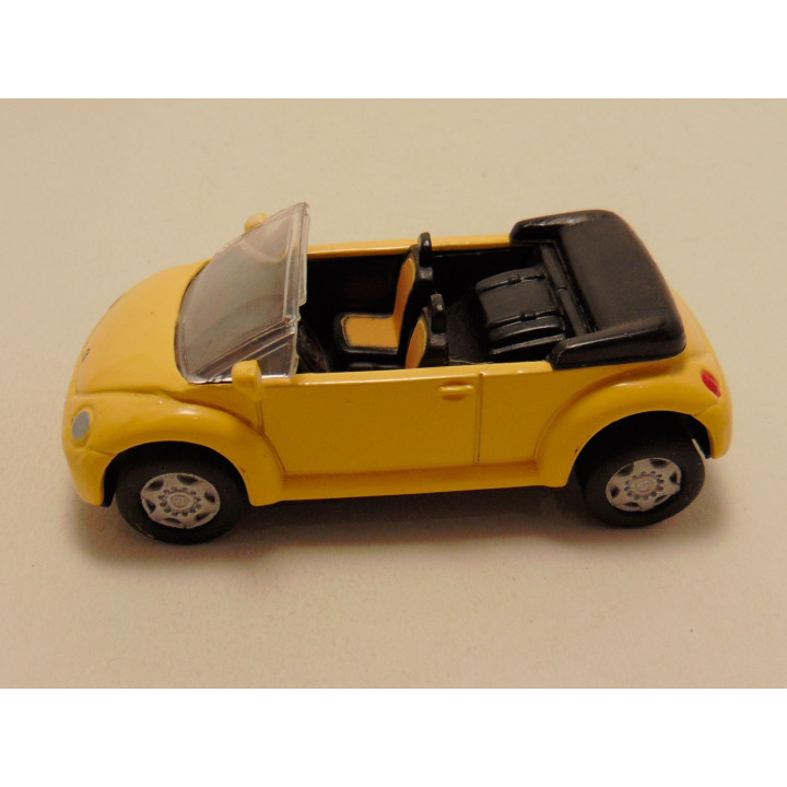 Volkswagen new beetle cabrio 1:43 Flevo toys geel