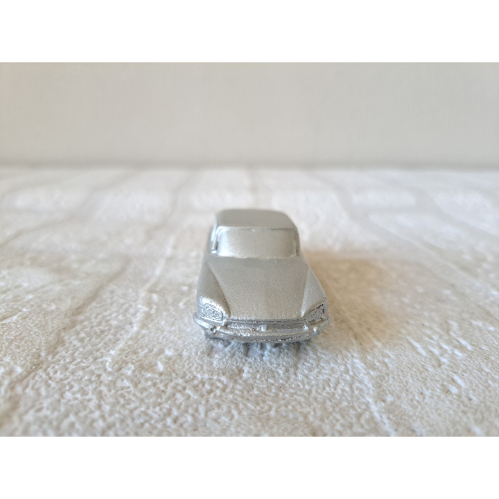 Citroen DS 21 gietmodel, keramiek 8x3x2.5cm - handgemaakt