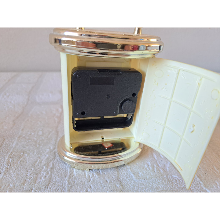 Oval Quartz Travel Clock Desk Clock Plastic Design