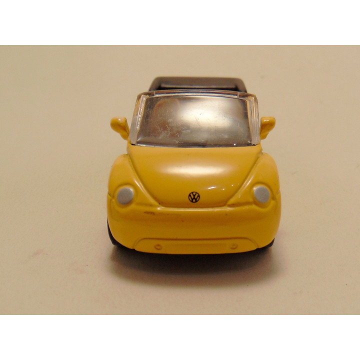 Volkswagen new beetle cabrio 1:43 Flevo toys geel