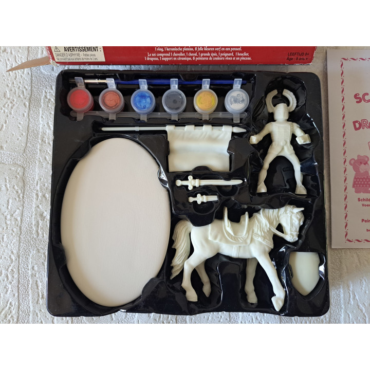 Beschilder je eigen ridder en paard, aardewerk 24.5x22x5.5cm - hobby