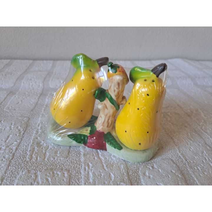 Porcelain Pear Salt and Pepper Shaker Set | Table Decor