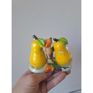 Peren met tak, Peper en zoutstel, porselein 12x6x9cm