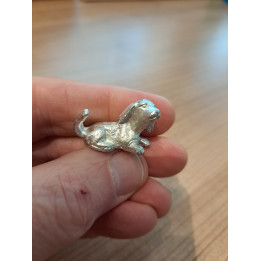 Zittend Beagle puppy hond, tin 3x1.5x2cm