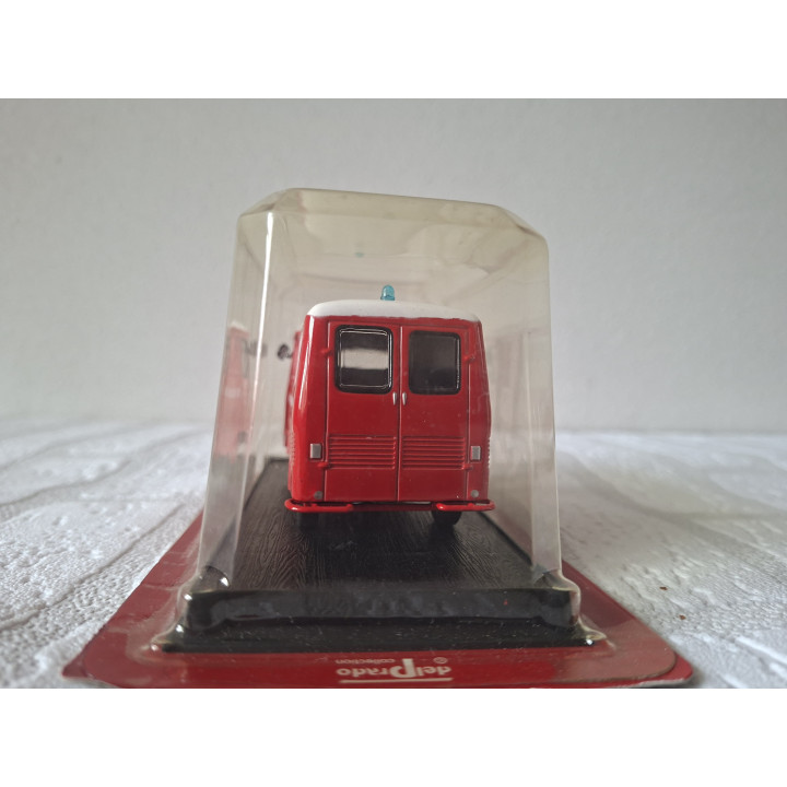 Peugeot J7 VSAB 1980 Franse Brandweer Modelauto 1:43