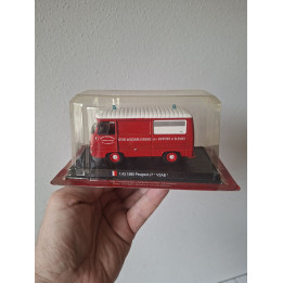 Peugeot J7 VSAB 1980 Brandweerbus - Schaal 1:43
