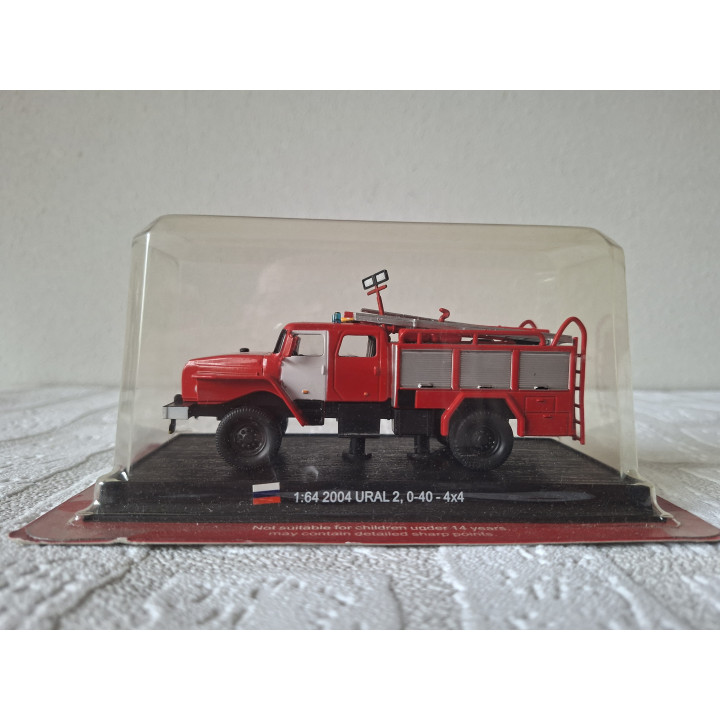 Ural 2 0-40 4x4 2004 Russische Brandweer Modelauto 1:64