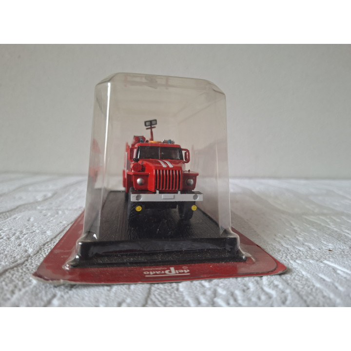 Ural 2 0 40 4x4 Russia USSR Fire Truck 1:64 Del Prado