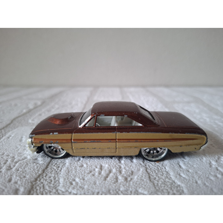 Hot Wheels Custom Classics Ford Galaxie 1964 Model 1:50