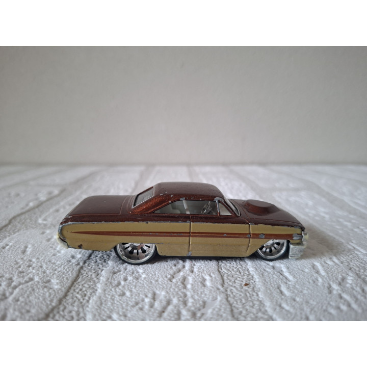 Hot Wheels Custom Classics Ford Galaxie 1964 Model 1:50