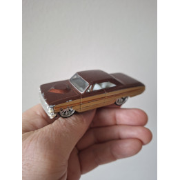 Hot Wheels Custom Classics Ford Galaxie (1964) - 1:50