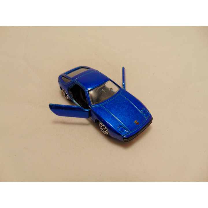 Porsche 928 1:64 Welly 110 blauw