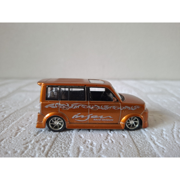 Toyota bB Scion xB Kicker 1:43 RMZ City Oranje