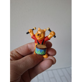 Winnie de Poeh Trommelaar Figuur Bullyland Disney Rubber 6x4x6cm
