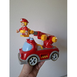 Brandweerwagen met hoogwerker licht en geluid kunststof 25x12x42 cm