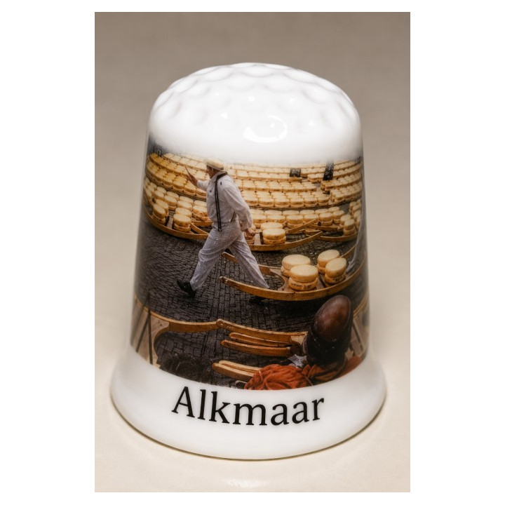 Kaasmarkt Alkmaar Porcelain Thimble Dutch Tradition