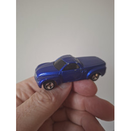 Chevrolet SSR Super Sport Roadster Maisto 1:64 (2)
