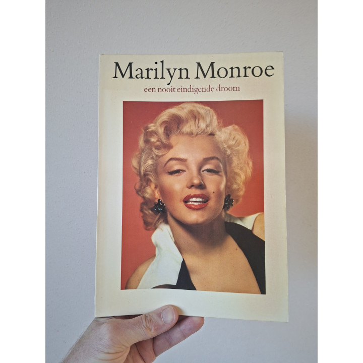 Fotoboek Marilyn Monroe: Een nooit eindigende droom - Zonder poster