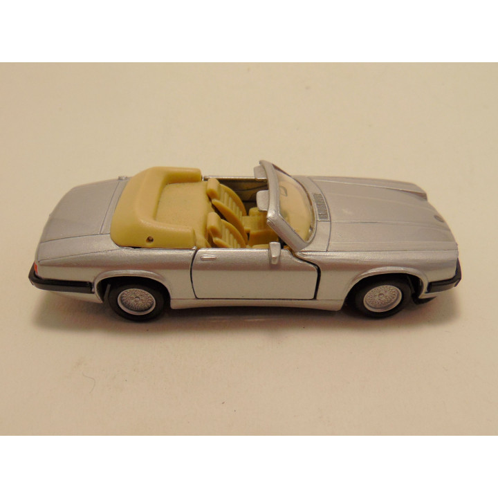 Jaguar XJS cabrio v12 1:40 Edocar zilverkleurig