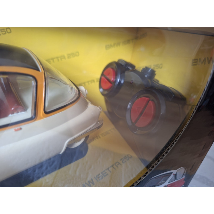 BMW Isetta 250 1:18 RC Radio Controlled with Functioning Lights