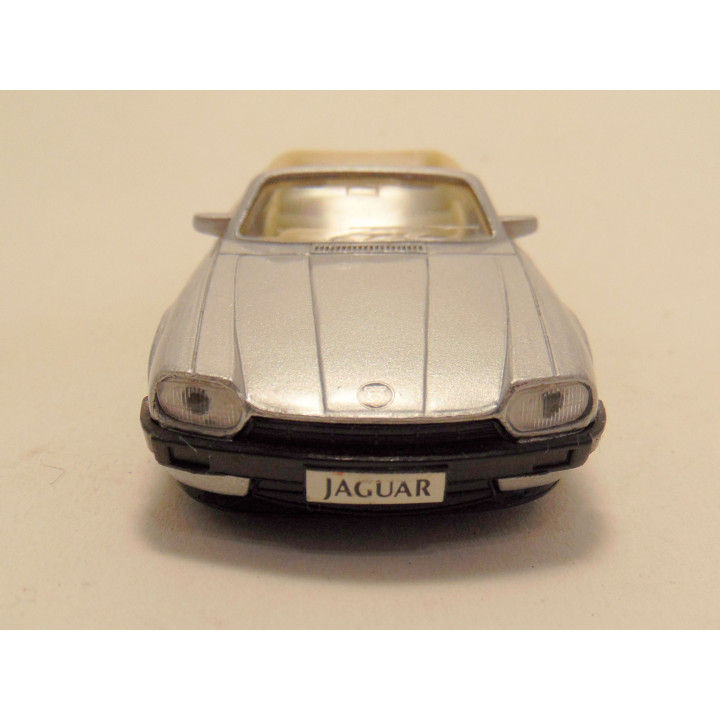Jaguar XJS cabrio v12 1:40 Edocar zilverkleurig