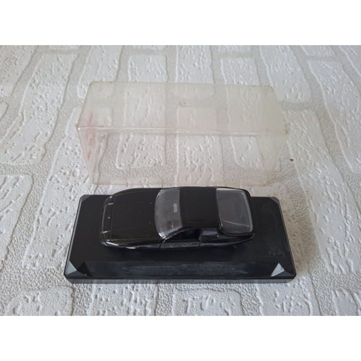 Porsche 924 Turbo 1:43 Solido 1051 Modelauto | Inclusief Displaybox