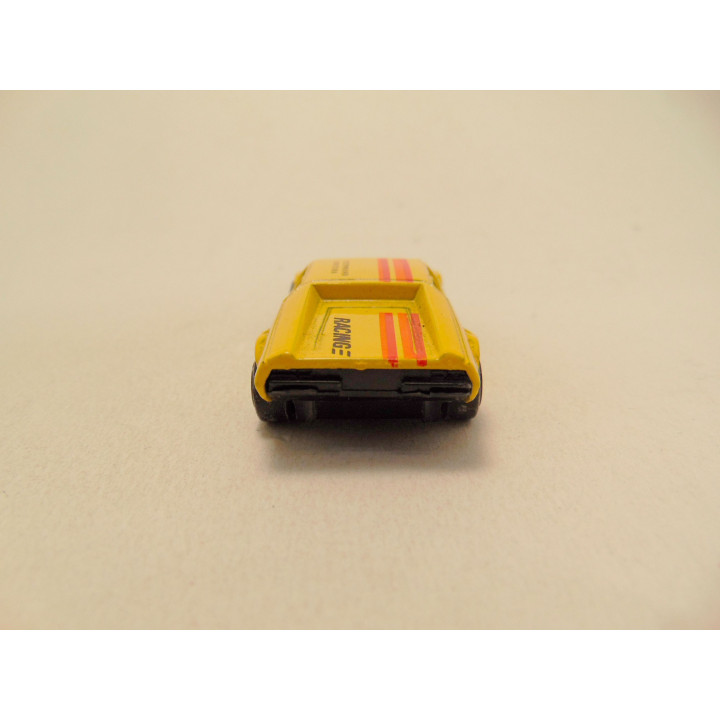DeTomaso Pantera GTS 1:64 geel