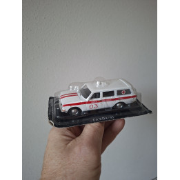 GAZ 24 03 Volga Ambulance Russia USSR 1:43 DeAgostini RS15