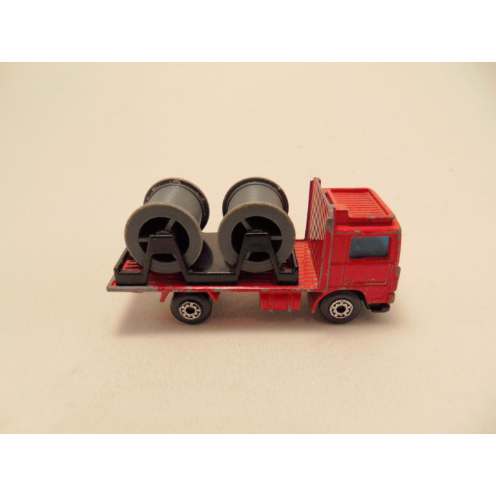 Volvo F10 met haspels Matchbox 1:90 rood