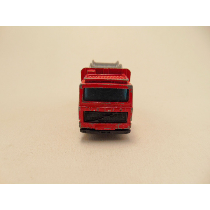 Volvo F10 met haspels Matchbox 1:90 rood