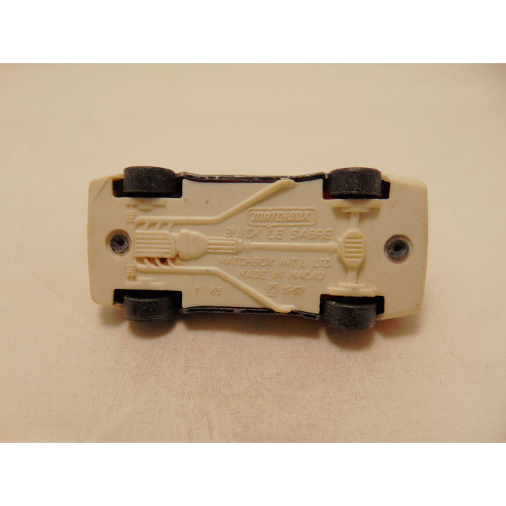 Buick Le sabre 355 CID Stockcar Matchbox zwart