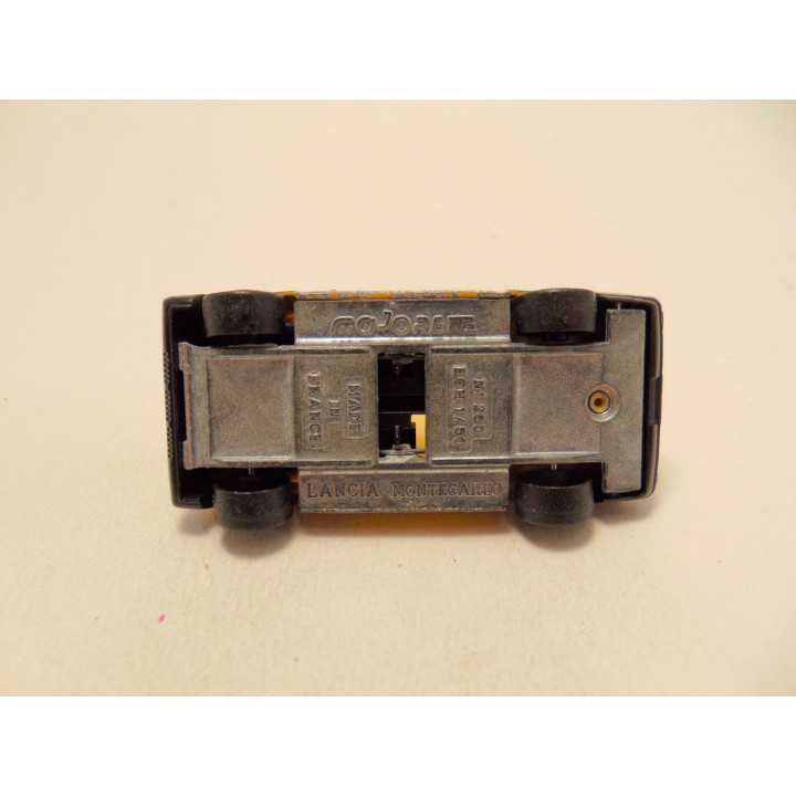 Lancia Montecarlo 1:50 Majorette geelbruin