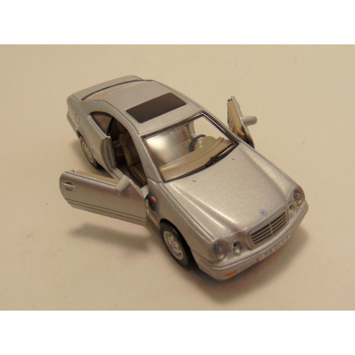 Mercedes CLK 320 Coupe 1:43 Cararama zilverkleurig