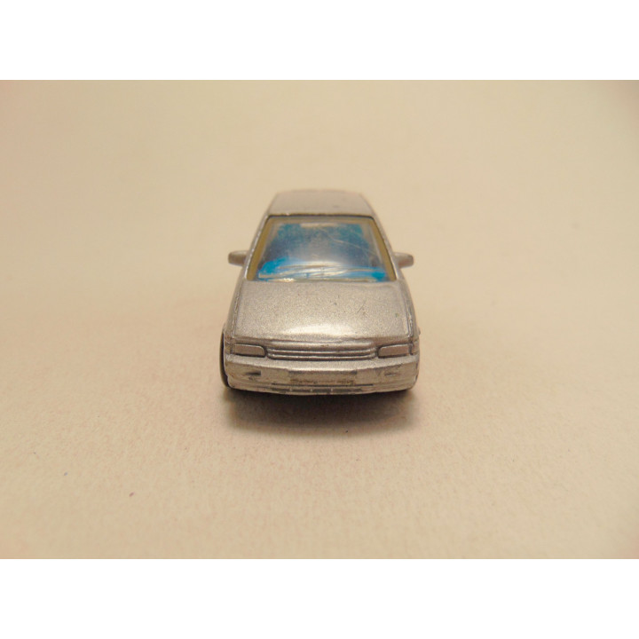 Nissan Prairie Matchbox 1:59 zilverkleurig