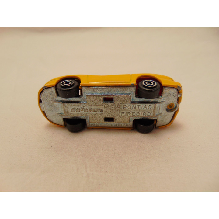 Pontiac Firebird 1994 Majorette 1:63 geel