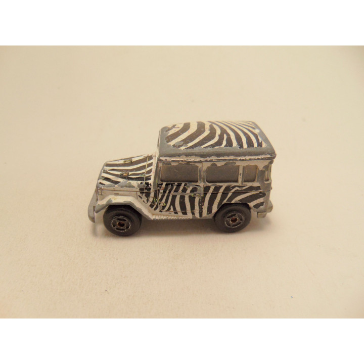 Toyota Land Cruiser Safari 1:53 Majorette 277 (1)