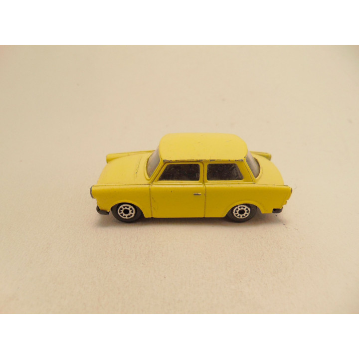 Trabant 601 1:64 MC Toys geel