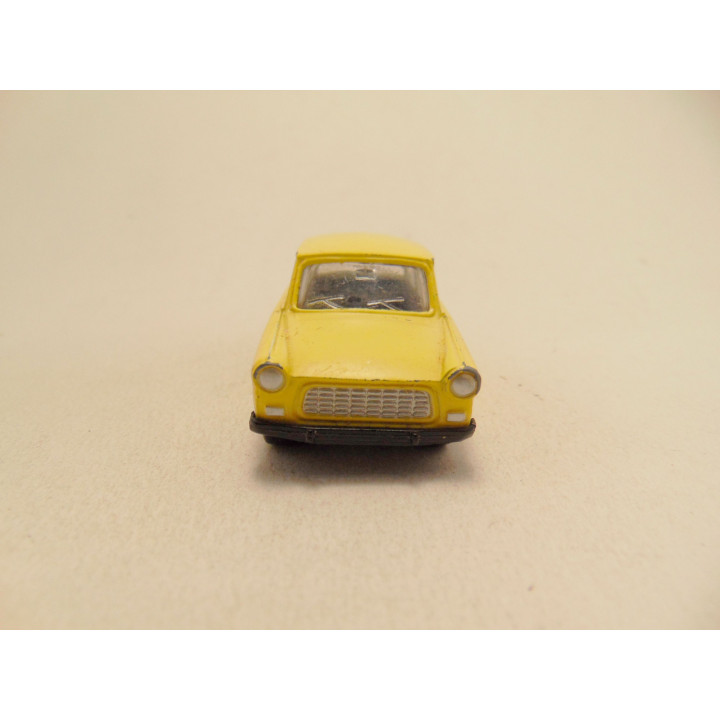 Trabant 601 1:64 MC Toys geel