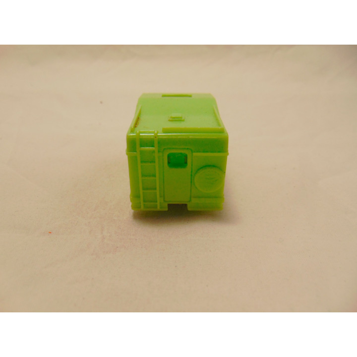 GMC Camper 1:64 lichtgroen