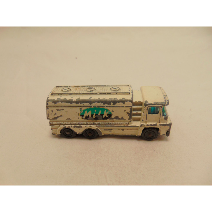 Guy motors Warrior tankwagen Melkwagen 1:64 Husky models wit